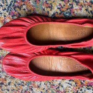 Poppy Tieks. GUC.